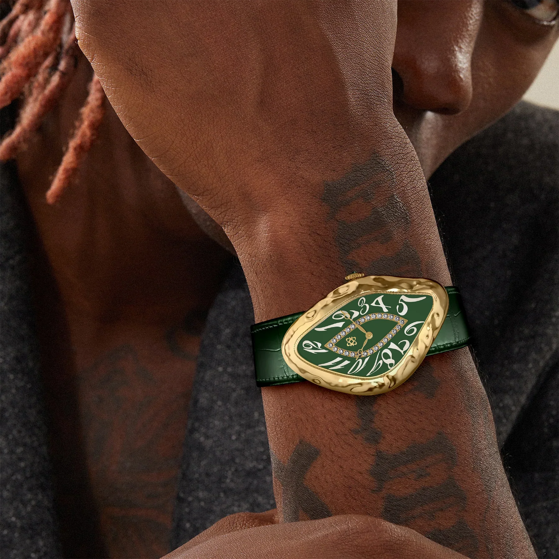 Paradoxe Diamond Watch - Emerald Treasury