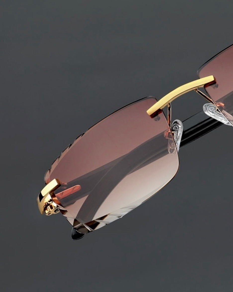 ガラスに繊細なハンドカットを施し新たなアートピースへと生まれ変わらせる、プリンチペ プリヴェの新プロジェクト「HOUSE OF FACET」の第一弾が登場。