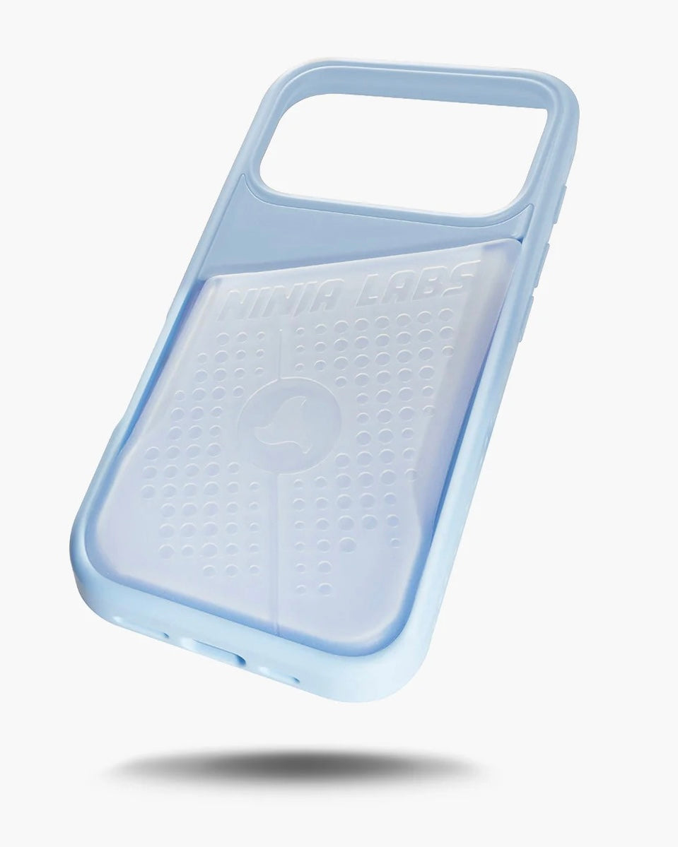 各ブランドからiPhone17対応ケースが登場！公式オンラインストアにて先行予約の受付を開始致しました。 入荷数には限りが御座いますので、お早めのご検討をお勧め致します。