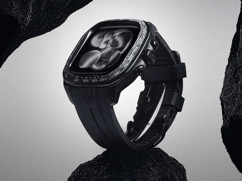 ゴールデンコンセプトの人気コレクション「CROWN SPORT」に、カーボンベゼルを採用した最新作「CROWN CARBON EDITION」が登場。