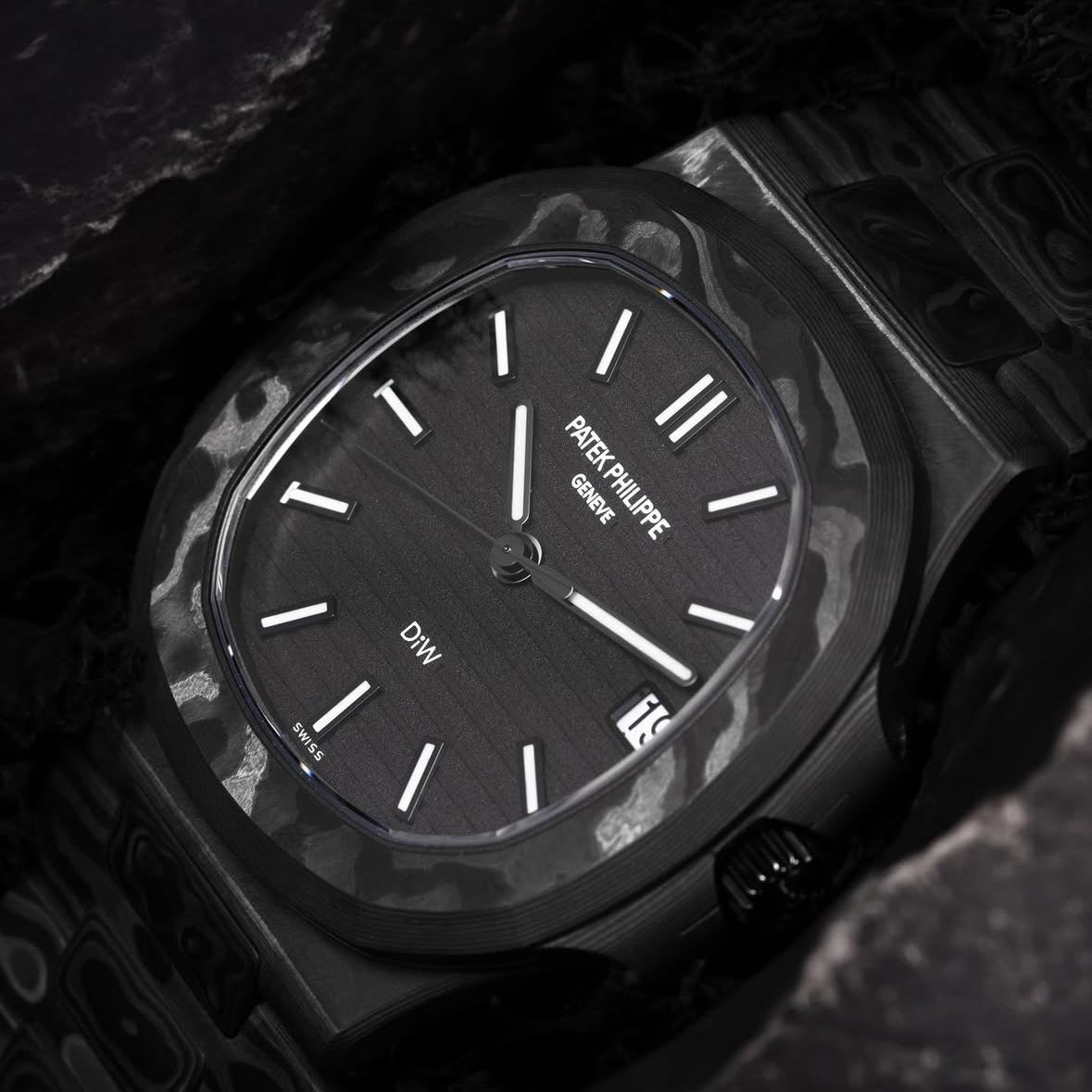 NAUTILUS 5711 ALL CARBON BLACK