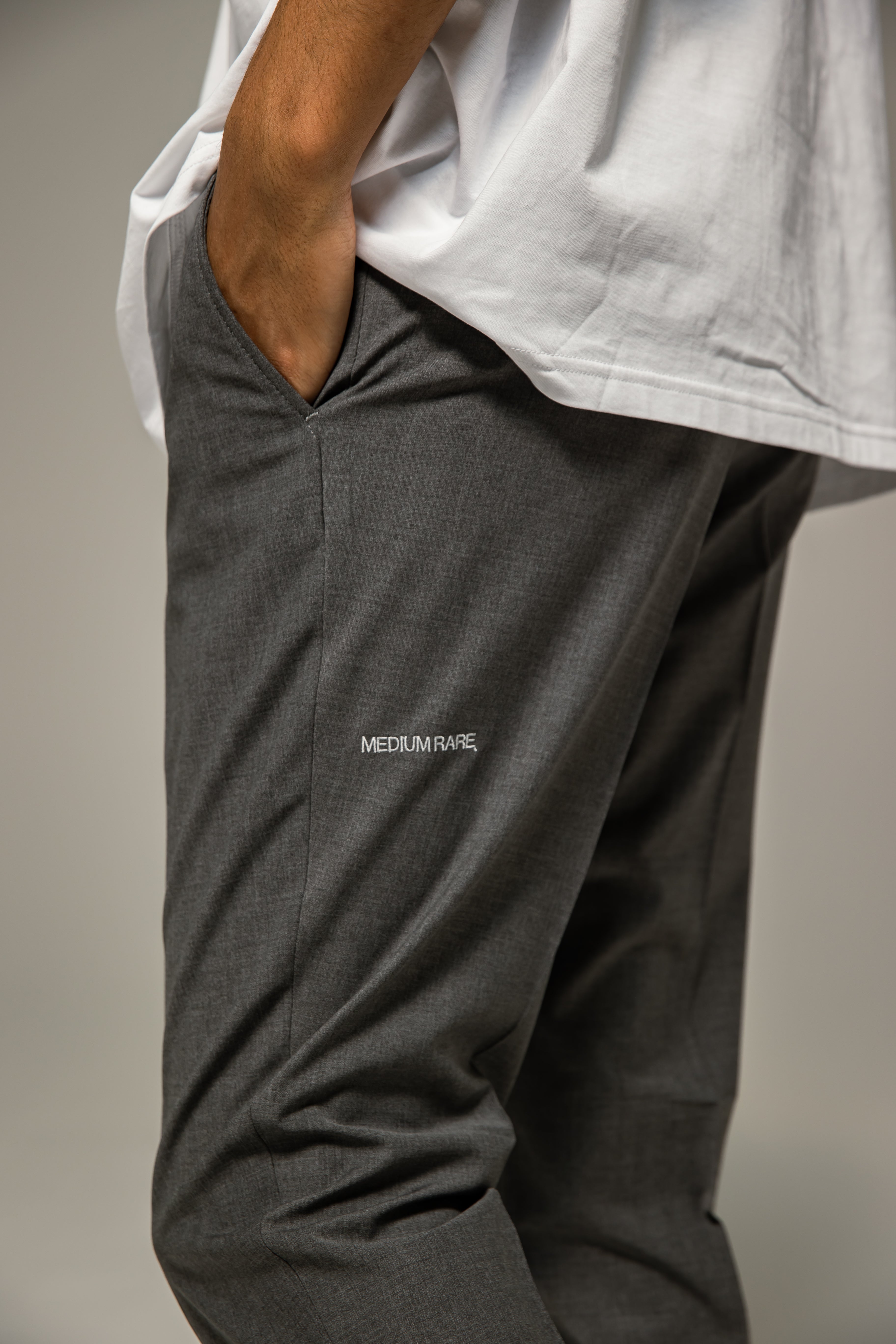 SERIOUS PANTS Grey