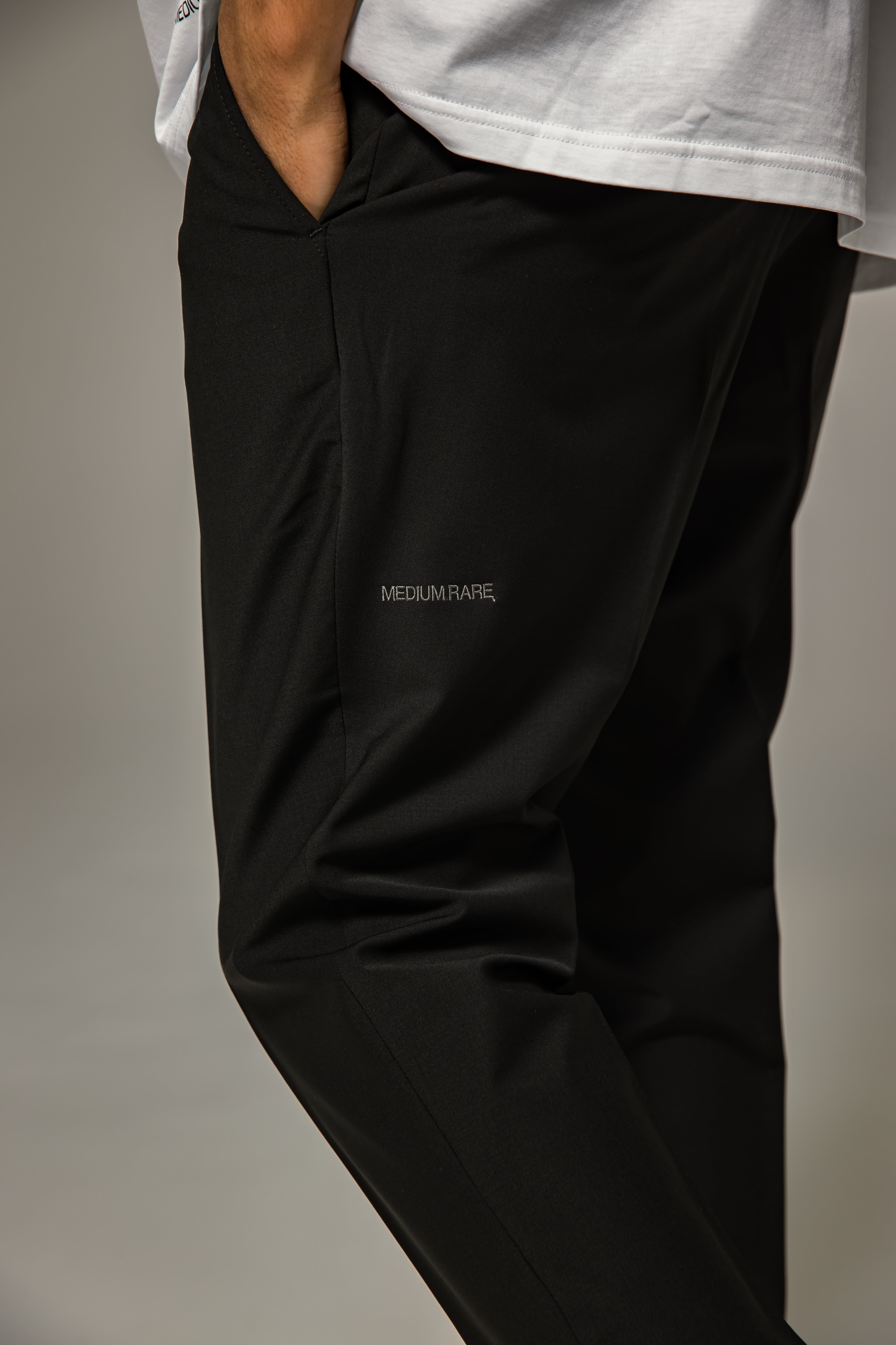 SERIOUS PANTS Black