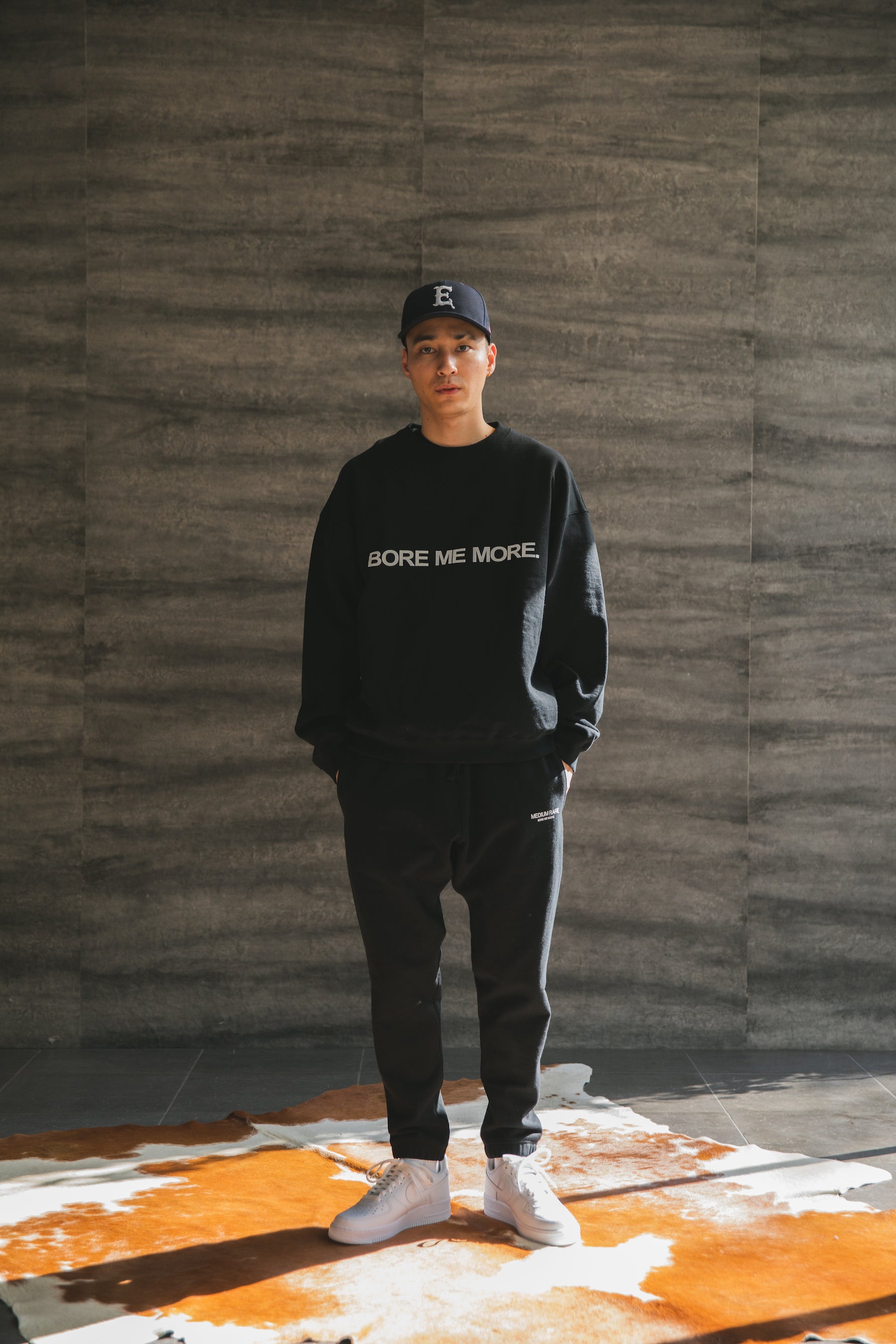 “BORE ME MORE“ CREW  Black